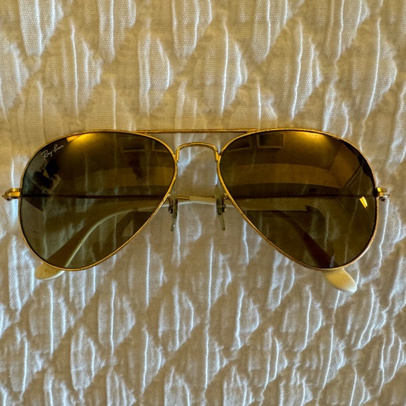 Ray Ban Aviators- gold frame, brown lenses, white ear pieces - Picture 3 of 5